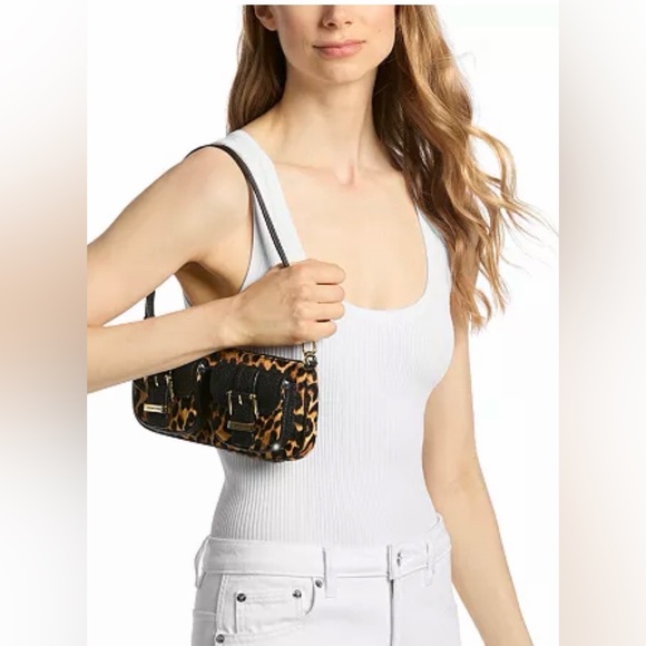 Michael Kors Handbags - ✨Host pick✨Michael Kors Leopard 100% leather Shoulder Bag